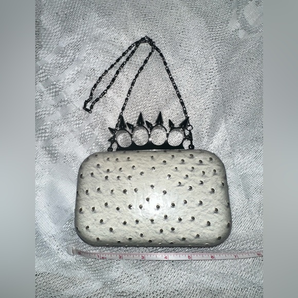 Small Off-White Hard Shell Clutch with Gunmetal Spike Brass-Knuckle Handle - Picture 4 of 6